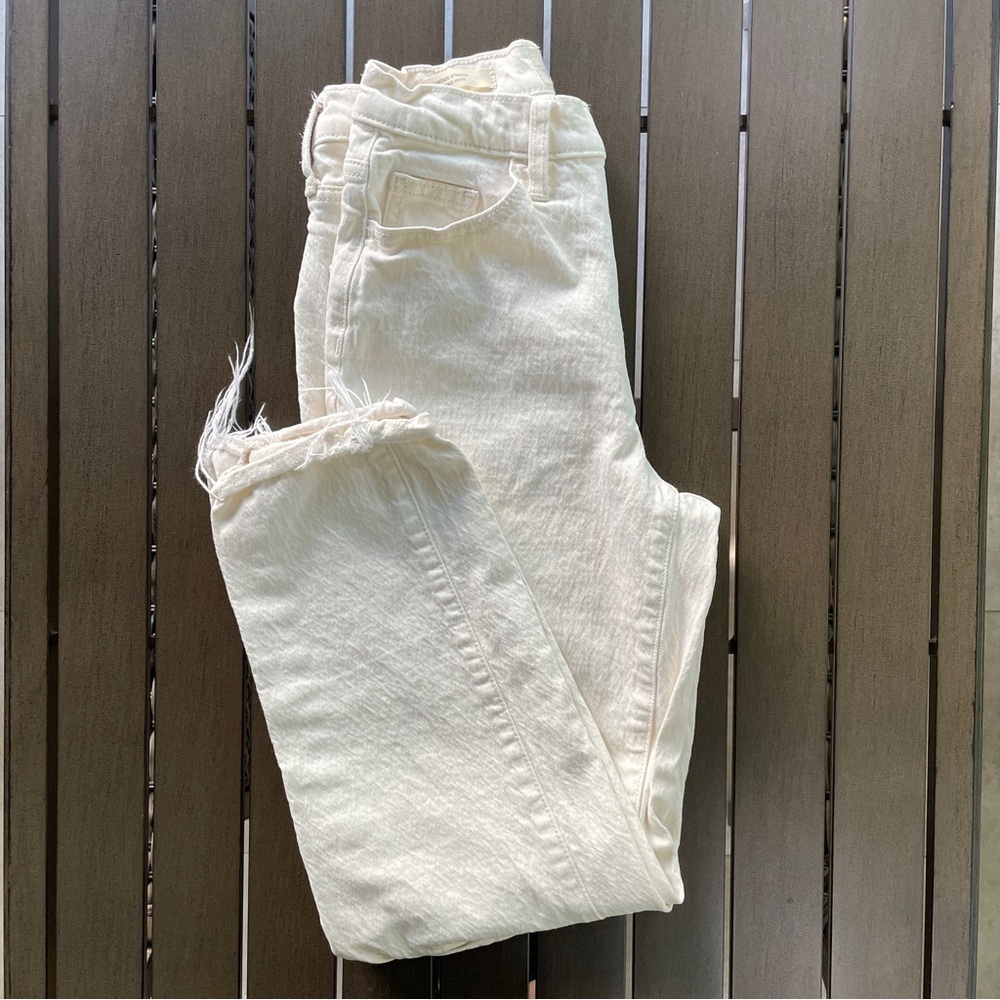 UNIVERSAL THREAD HIGH RISE VINTAGE STRAIGHT JEANS!!